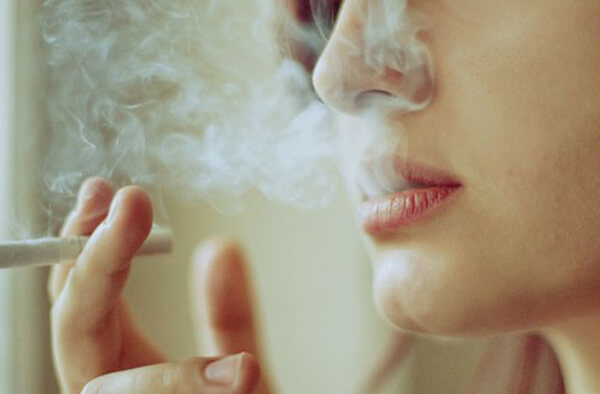 Không chỉ đối với mắt, hút thuốc là không tốt đối với sức khỏe của cả cơ thể