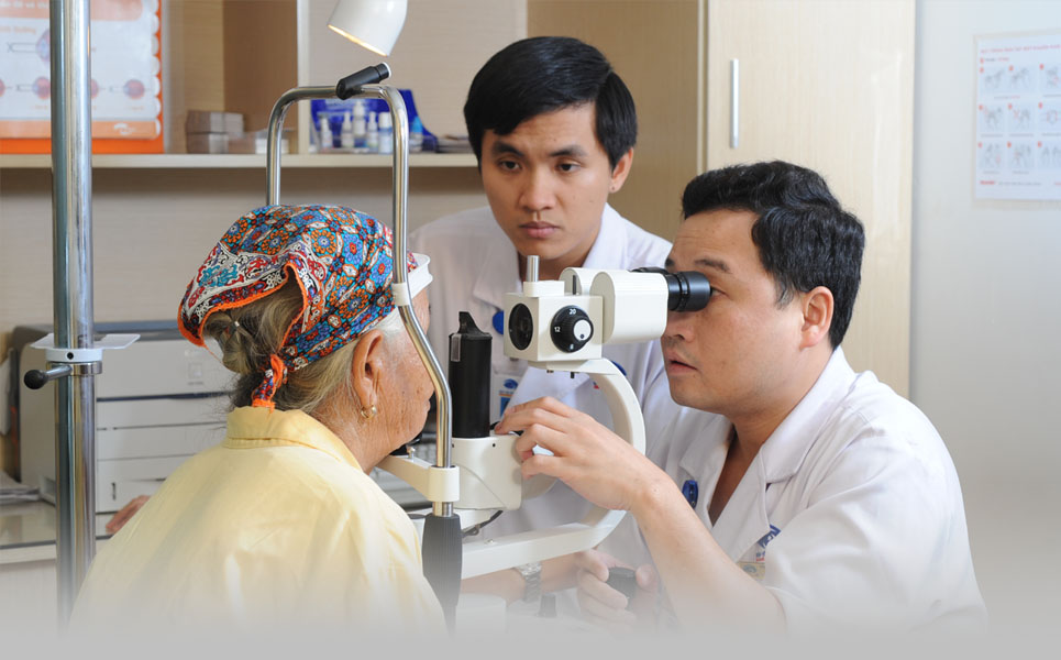 bác sĩ Đinh Yên Lục - Bệnh viện Mắt Quốc tế DND