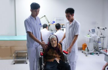bệnh nhân trên 100 tuổi