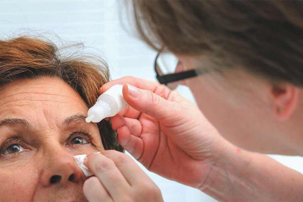 Giữ vệ sinh mắt là một trong những yếu tố quan trọng giúp phòng ngừa bệnh viêm tuyến lệ